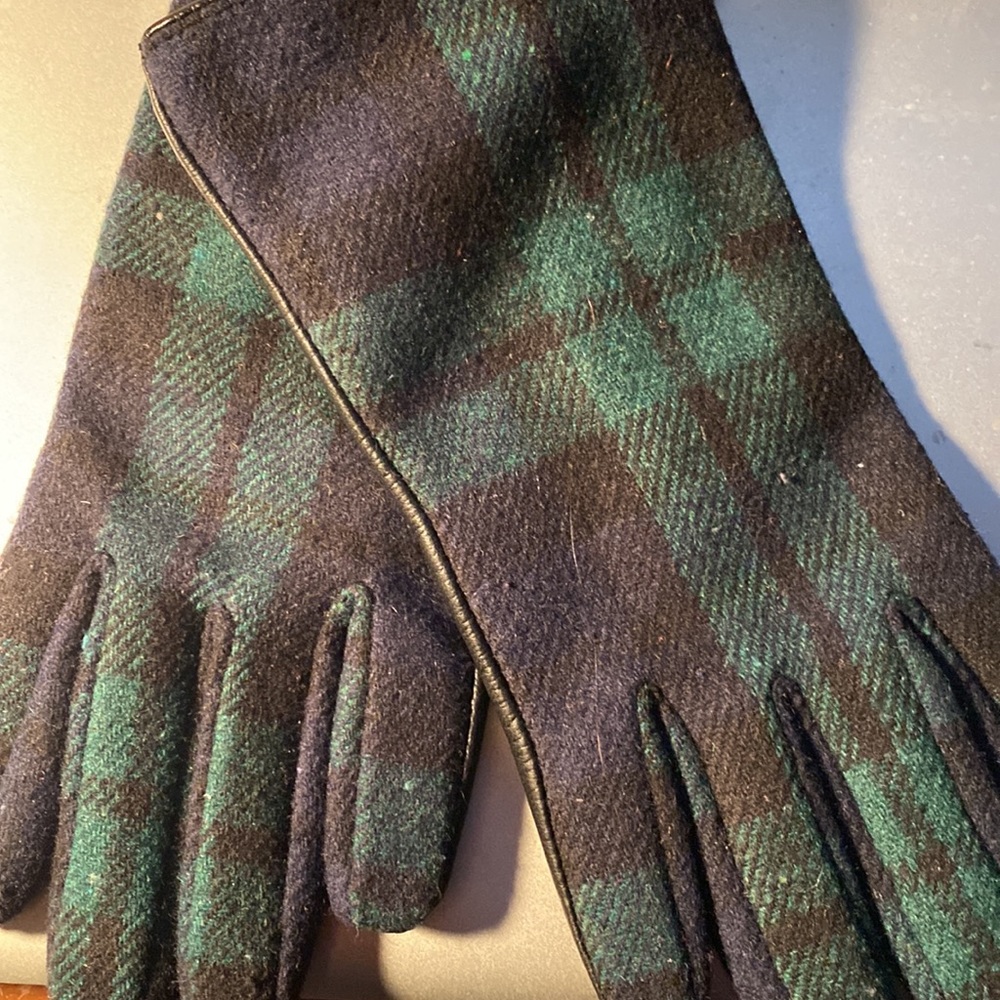 Merona Touch Screen Compatible Woven Blue Green Plaid Sheepskin Leather Gloves.